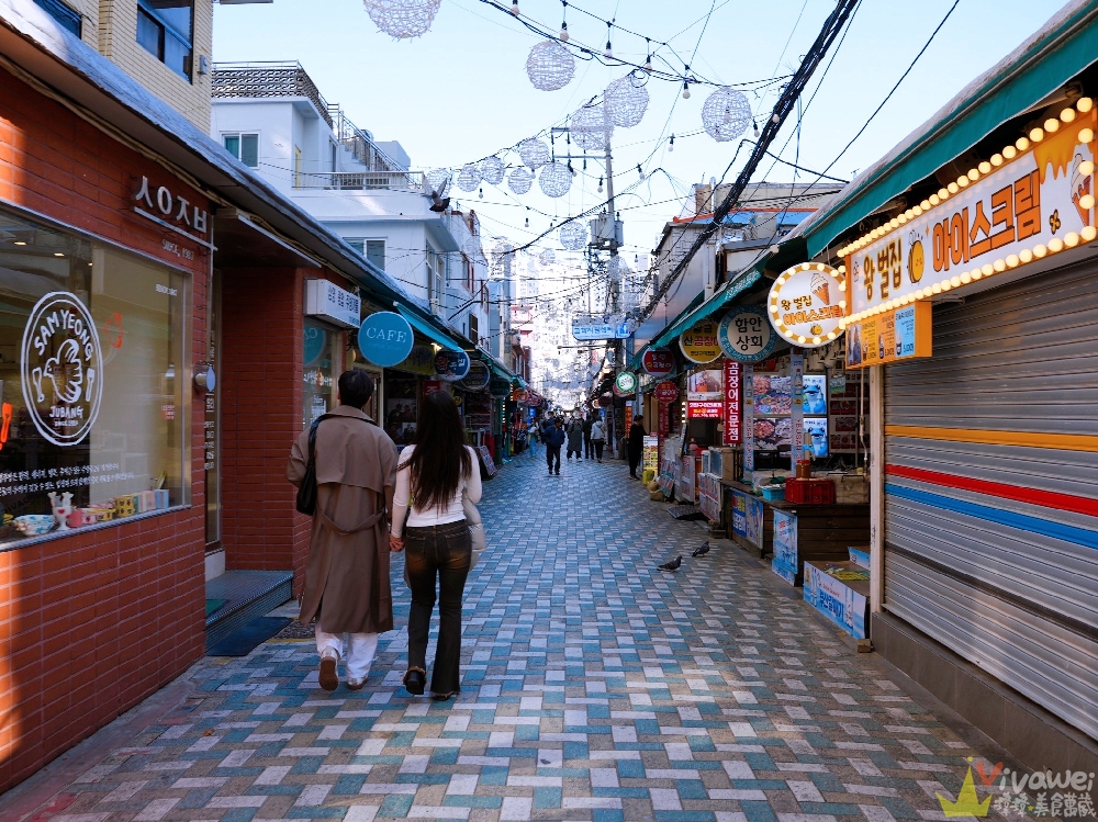 韓國釜山美食｜『31cm海鮮刀削麵』海雲台傳統市場熱門的海鮮刀削麵~清爽鮮甜的湯頭和滿滿海鮮貝類！