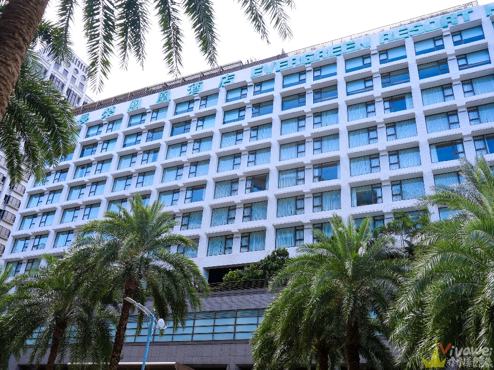 宜蘭礁溪住宿｜『長榮鳳凰酒店(礁溪)』開箱生日我最大方案&鳳凰飴號！客房生日布置&免費生日蛋糕！鳳凰飴號的星巴克咖啡下午茶&晚上Happy Hour暢飲！