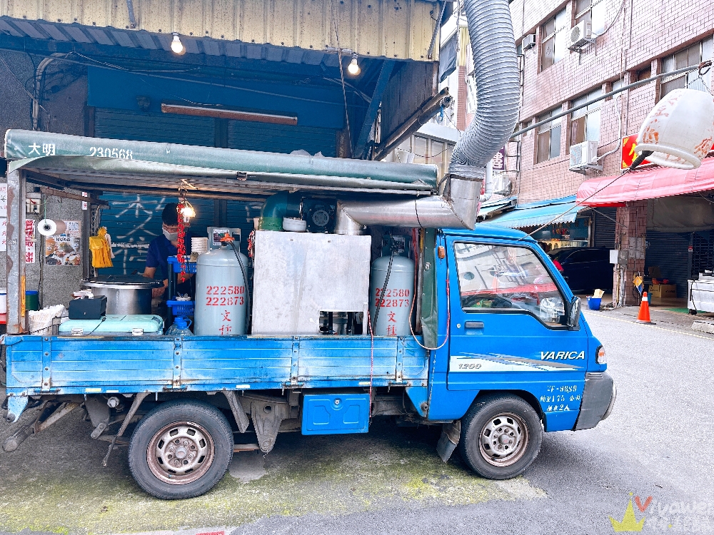 苗栗公館美食｜『昱程臭豆腐』在地超夯的臭豆腐餐車~專賣好吃的脆皮臭豆腐&四神湯！