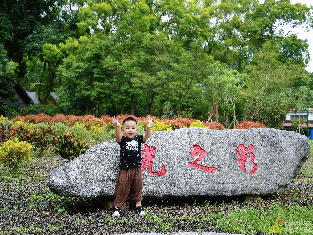 苗栗獅潭美食｜『光之彩庭園餐廳』附設免費停車位！親子友善&輪椅友善&寵物友善的舒適用餐空間～有義大利麵,火鍋,披薩,甜點下午茶!