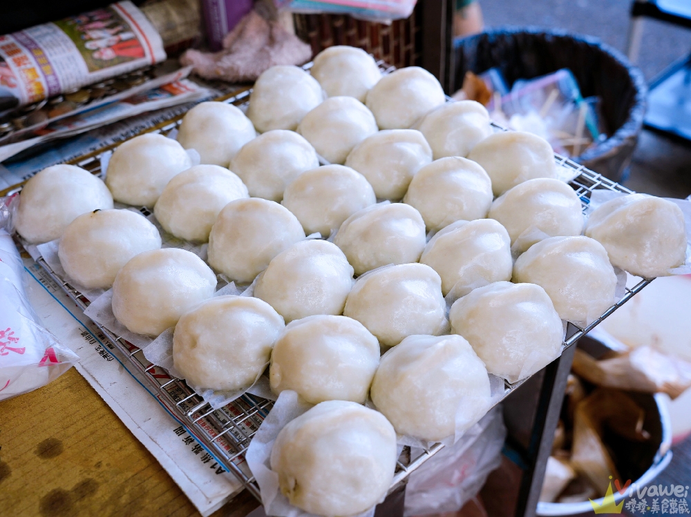 桃園平鎮美食｜『黃媽媽早點客家菜包』生意非常好的老字號早餐！好吃的傳統菜包及草仔粿！還有超多中式早餐品項！