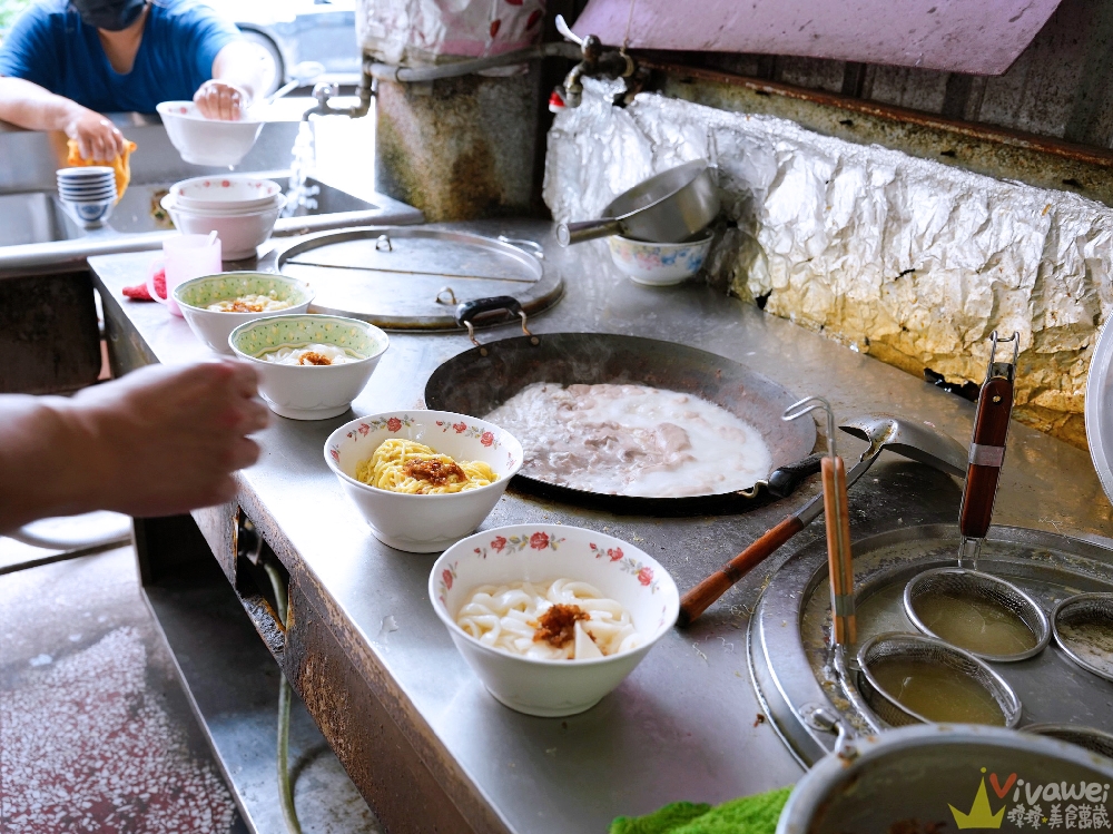 苗栗公館美食｜『公館什錦麵店』隱藏版無招牌的什錦麵店～附設停車場～內用還有冷氣吹！