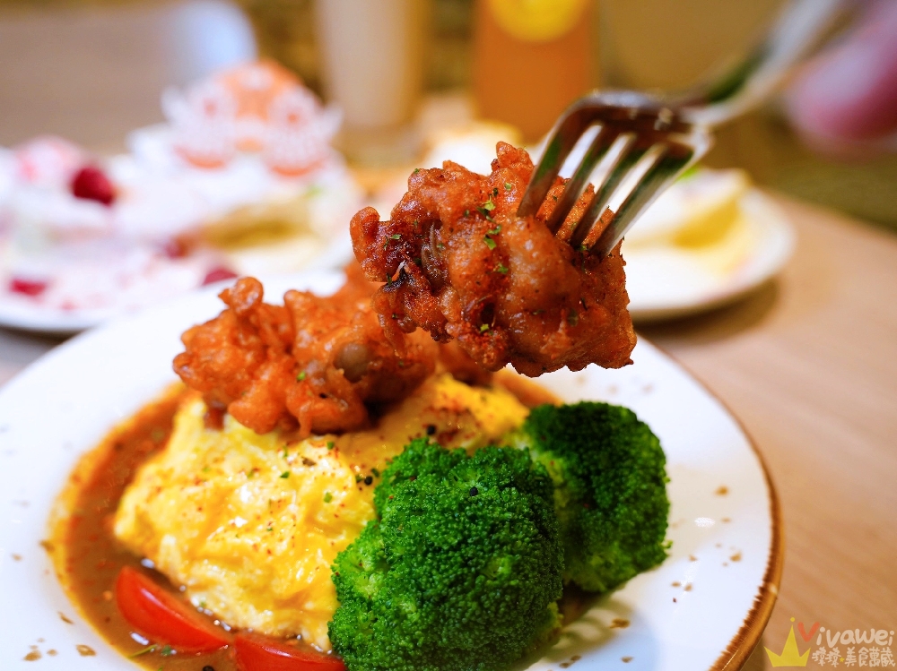 台北信義美食｜『Woosa洋食 屋莎洋食鬆餅屋-信義A8店』甜點必吃舒芙蕾鬆餅~鹹食主餐也很好吃！