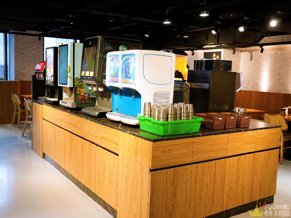 桃園市美食｜『炙り庵steak牛排』桃園車站新開幕！嚴選牛肉現煎炙燒～自助區誠意滿滿～牛滷肉飯,味噌湯,炸薯條通通無限續！