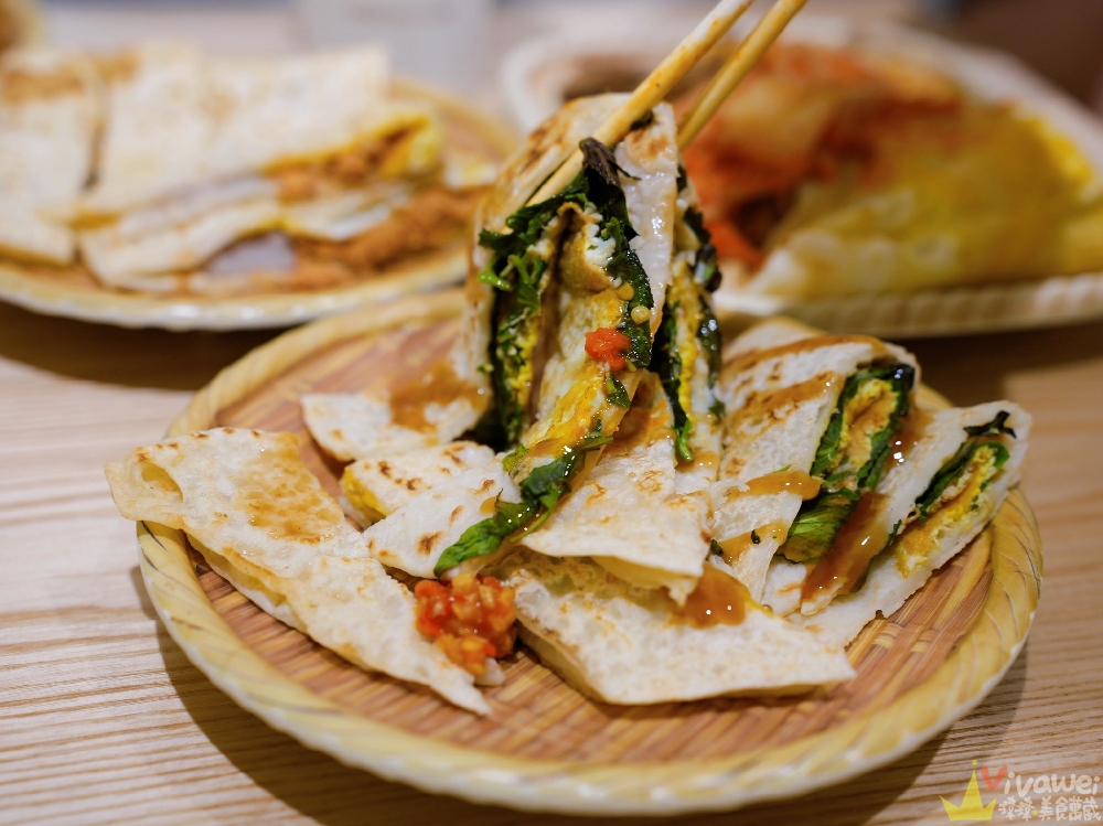 苗栗市美食｜『宜華蛋餅-苗栗正發店』必點粉漿蛋餅！芋泥肉鬆&九層塔蛋餅超有特色~炒泡麵也好吃！