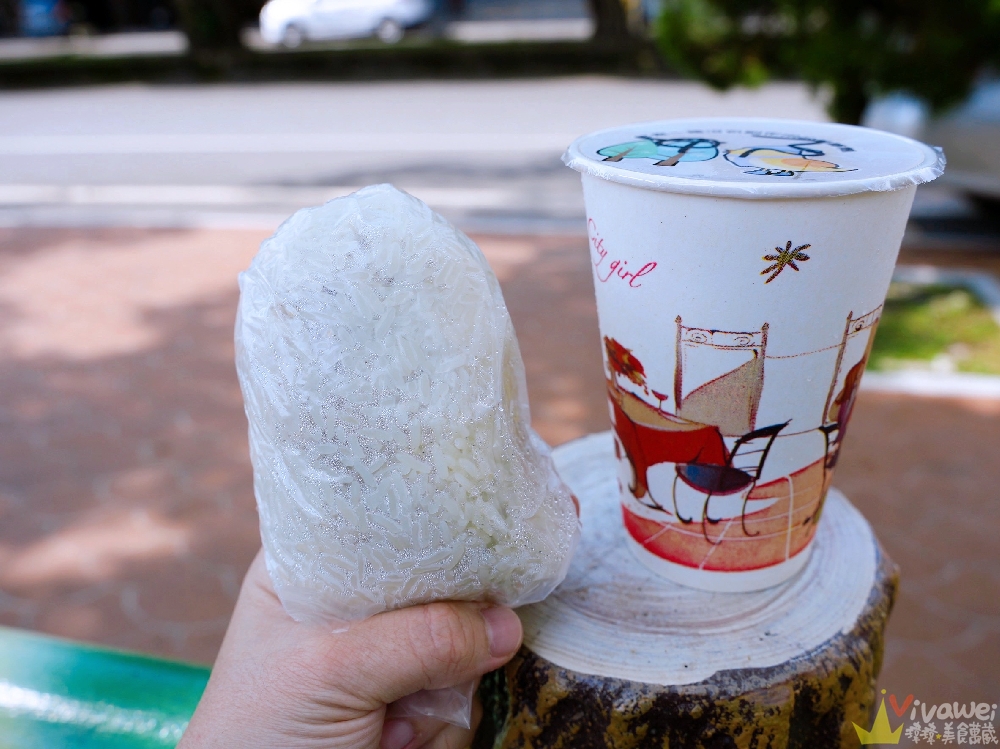 花蓮鳳林美食｜『鳳林水煎包』無招牌在地排隊小吃！超美味的現做水煎包~高麗菜&肉包都好吃！