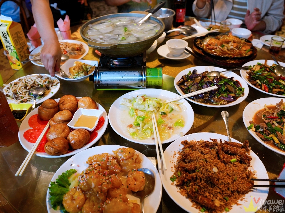 桃園龍潭美食｜『桃群客家活魚餐廳』龍潭大池周邊～附設免費停車場！餐點豐富多元又好吃的熱炒桌菜餐廳！