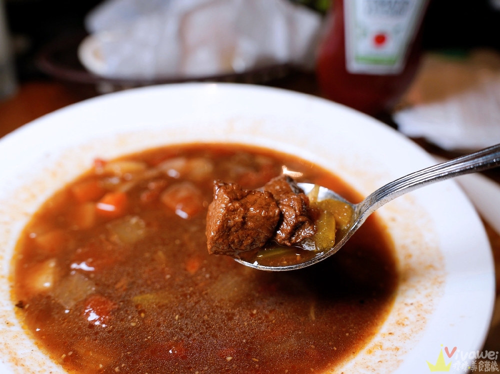 桃園中壢美食｜『Texas Roadhouse 德州鮮切牛排』青埔新光影城/置地廣場xpark二樓！美式排餐專賣店~內用餐包&花生無限吃到飽！