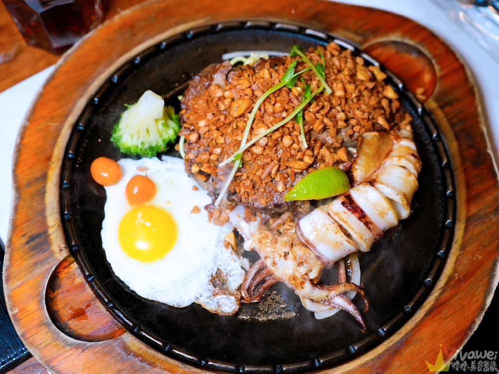 宜蘭五結美食|『來來牛排』在地老字號排隊餐廳!附設免費停車場!必吃蒜酥牛排+香菜加好加滿!紅茶和酥皮濃湯超加分! 宜蘭五結美食|『來來牛排』在地老字號排隊餐廳!附設免費停車場!必吃蒜酥牛排+香菜加好加滿!紅茶和酥皮濃湯超加分!