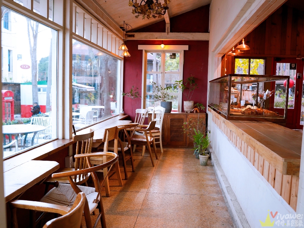 韓國釜山美食｜『OLDMUG』松亭海邊療癒系甜點咖啡廳～可愛熊熊蛋糕,草莓拿鐵與扁可頌開箱！