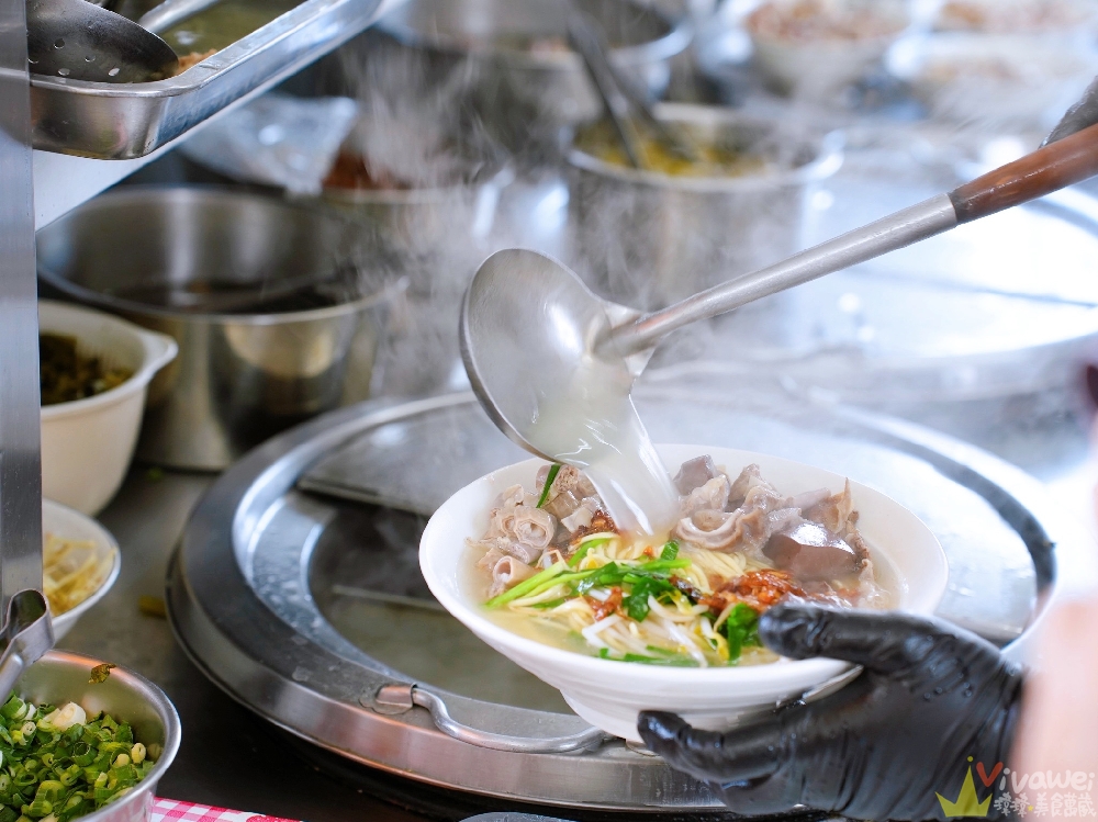 苗栗後龍美食｜『阿國小吃店』平日限定！免費加湯加麵超佛心！在地人激推綜合油麵必吃～韭菜醬油更是靈魂！