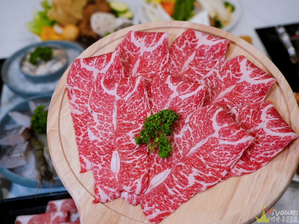 苗栗頭份美食|『鼎熹華韻鍋物』超狂火鍋自助吧吃到飽!肉盤+海鮮+菜盤任你拿~還有熟食,炸物,罐裝啤酒,甜點,雪花冰,多款冰品! 苗栗頭份美食|『鼎熹華韻鍋物』超狂火鍋自助吧吃到飽!肉盤+海鮮+菜盤任你拿~還有熟食,炸物,罐裝啤酒,甜點,雪花冰,多款冰品!