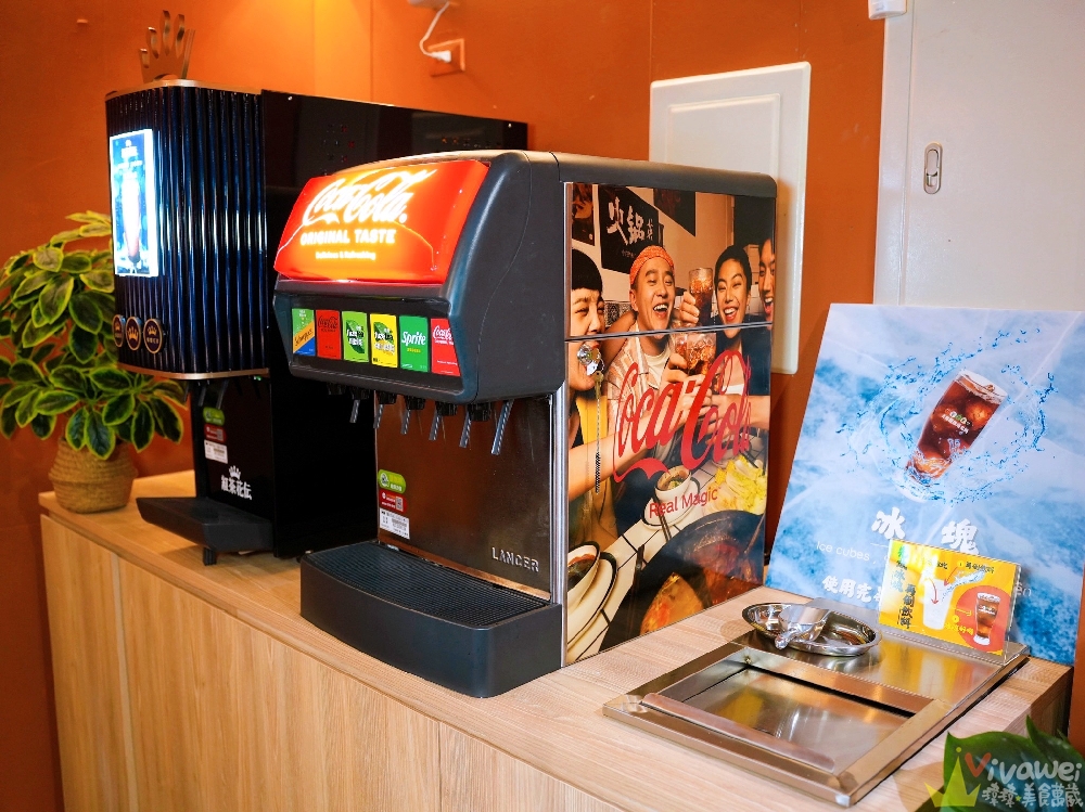 苗栗頭份美食｜『月團圓雞湯火鍋-苗栗頭份店』火鍋控必收！2025全新裝潢自助吧大升級！個人獨享鴛鴦鍋～蔬菜品項豐富～高品質鍋物專賣！