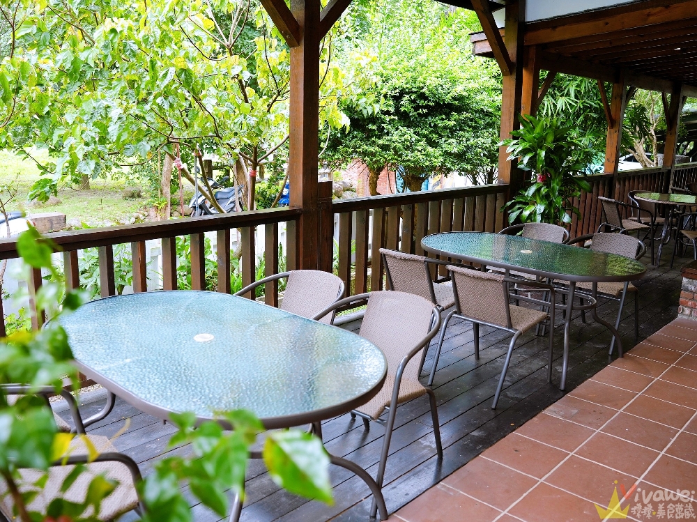 苗栗獅潭美食｜『光之彩庭園餐廳』附設免費停車位！親子友善&輪椅友善&寵物友善的舒適用餐空間～有義大利麵,火鍋,披薩,甜點下午茶!