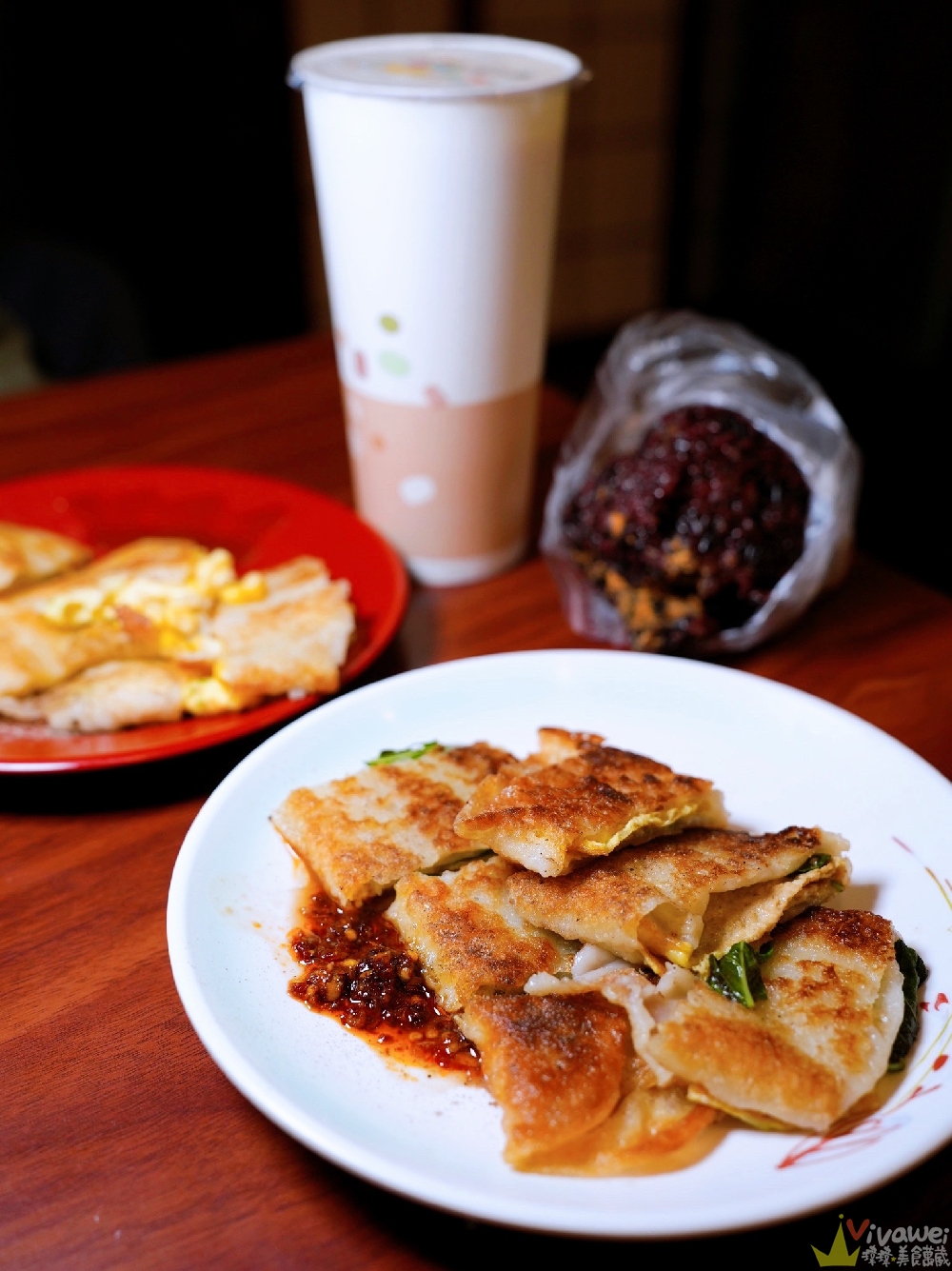 桃園中壢美食｜『布朗奇Brunch早午餐』中壢SOGO海華商圈早餐！主打超厚蛋餅&手作飯糰&老眷村水餃！