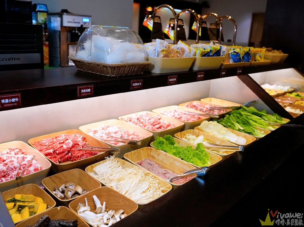 苗栗頭份美食|『真涮吃到飽火鍋-頭份旗艦店』交流道旁高CP值鍋物吃到飽!平日最低只要399元起~肉品,蔬菜,飯食,麵食,飲料及冰品任你自助吃到飽! 苗栗頭份美食|『真涮吃到飽火鍋-頭份旗艦店』交流道旁高CP值鍋物吃到飽!平日最低只要399元起~肉品,蔬菜,飯食,麵食,飲料及冰品任你自助吃到飽!