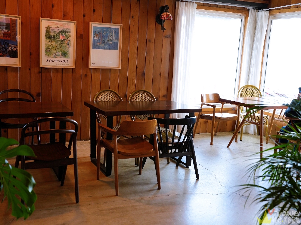 韓國釜山美食｜『OLDMUG』松亭海邊療癒系甜點咖啡廳～可愛熊熊蛋糕,草莓拿鐵與扁可頌開箱！