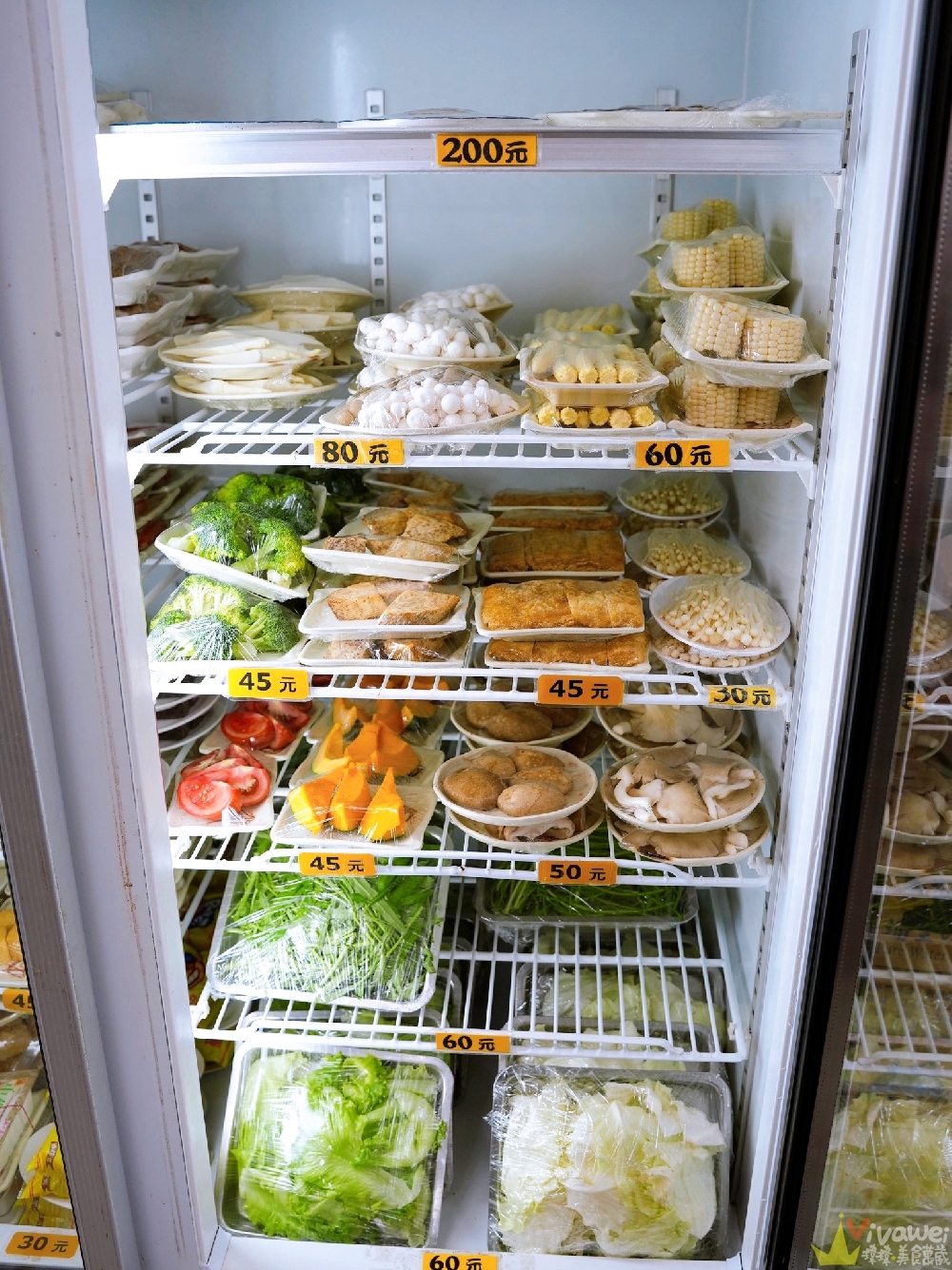 新北金山美食｜『福緣火鍋』加油站旁的熱門石頭火鍋！生意超好的排隊店～海鮮什錦麵&熱炒類也是必點！