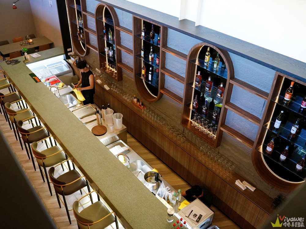 新竹竹北美食｜『82年餐酒館』新竹高鐵旁新開幕的兩層樓餐酒館！好吃的義法料理及創意下酒小點！