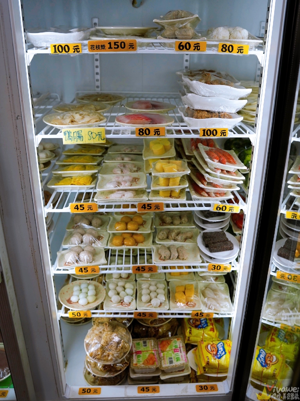 新北金山美食｜『福緣火鍋』加油站旁的熱門石頭火鍋！生意超好的排隊店～海鮮什錦麵&熱炒類也是必點！