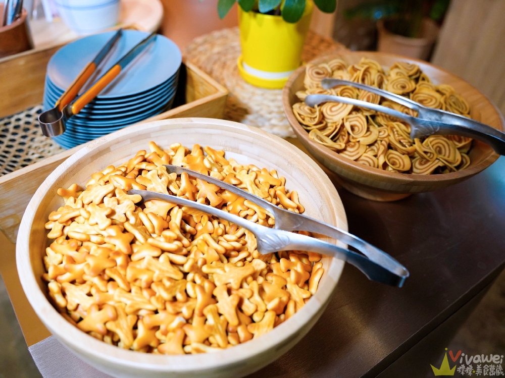 苗栗頭份美食｜『月團圓雞湯火鍋-苗栗頭份店』火鍋控必收！2025全新裝潢自助吧大升級！個人獨享鴛鴦鍋～蔬菜品項豐富～高品質鍋物專賣！