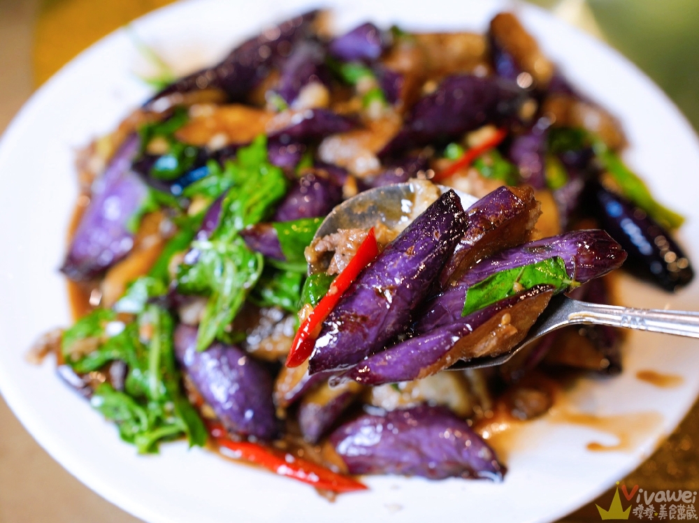 桃園龍潭美食｜『桃群客家活魚餐廳』龍潭大池周邊～附設免費停車場！餐點豐富多元又好吃的熱炒桌菜餐廳！