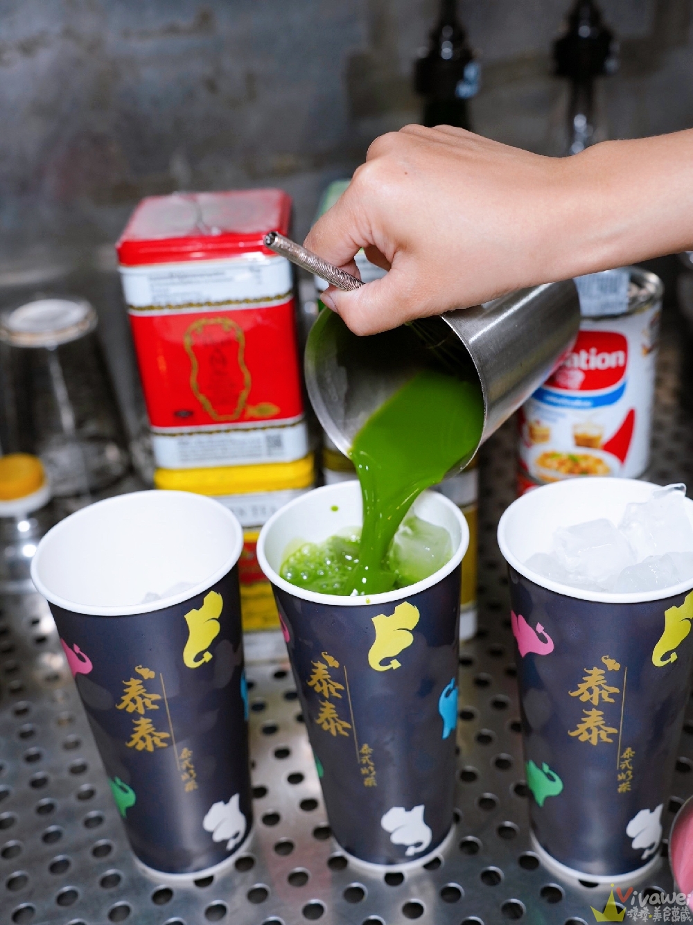 苗栗市美食｜『泰泰。泰式奶茶』火旁人市集必喝飲料！泰國進口手標茶葉現泡～香濃滑順又好喝～不死甜的泰式奶茶！