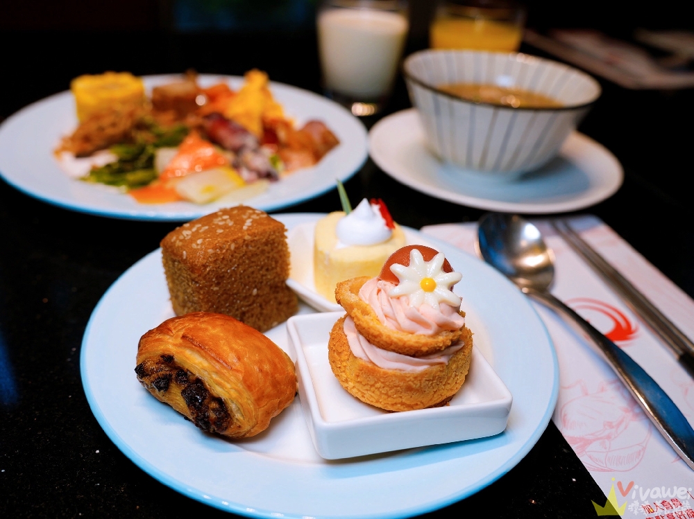 宜蘭礁溪住宿｜『長榮鳳凰酒店(礁溪)』開箱生日我最大方案&鳳凰飴號！客房生日布置&免費生日蛋糕！鳳凰飴號的星巴克咖啡下午茶&晚上Happy Hour暢飲！