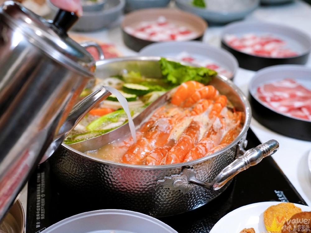 苗栗頭份美食｜『鼎熹華韻鍋物』超狂火鍋自助吧吃到飽！肉盤+海鮮+菜盤任你拿～還有熟食,炸物,罐裝啤酒,甜點,雪花冰,多款冰品！