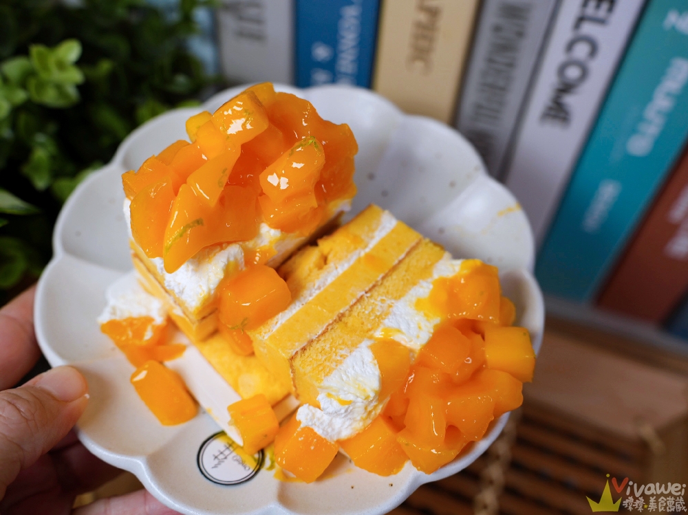 桃園中壢美食｜『往往法式甜點店』精緻好吃的法式甜點～可客製生日蛋糕～也是間寵物友善咖啡廳！