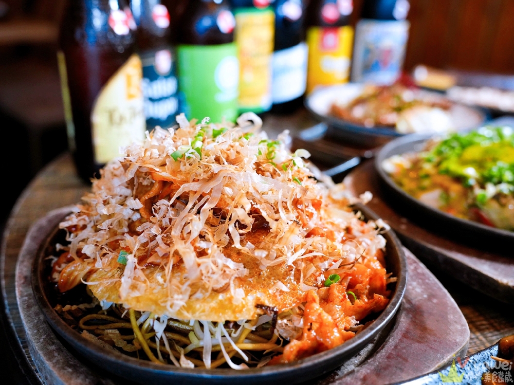 台北中山美食｜『ABV日式居酒館-台北中山店』最具話題性的稻草燒盛合！還有大阪燒,廣島燒,串燒等日式美食~搭配300多款精釀啤酒~小酌小聚的深夜美食首選！