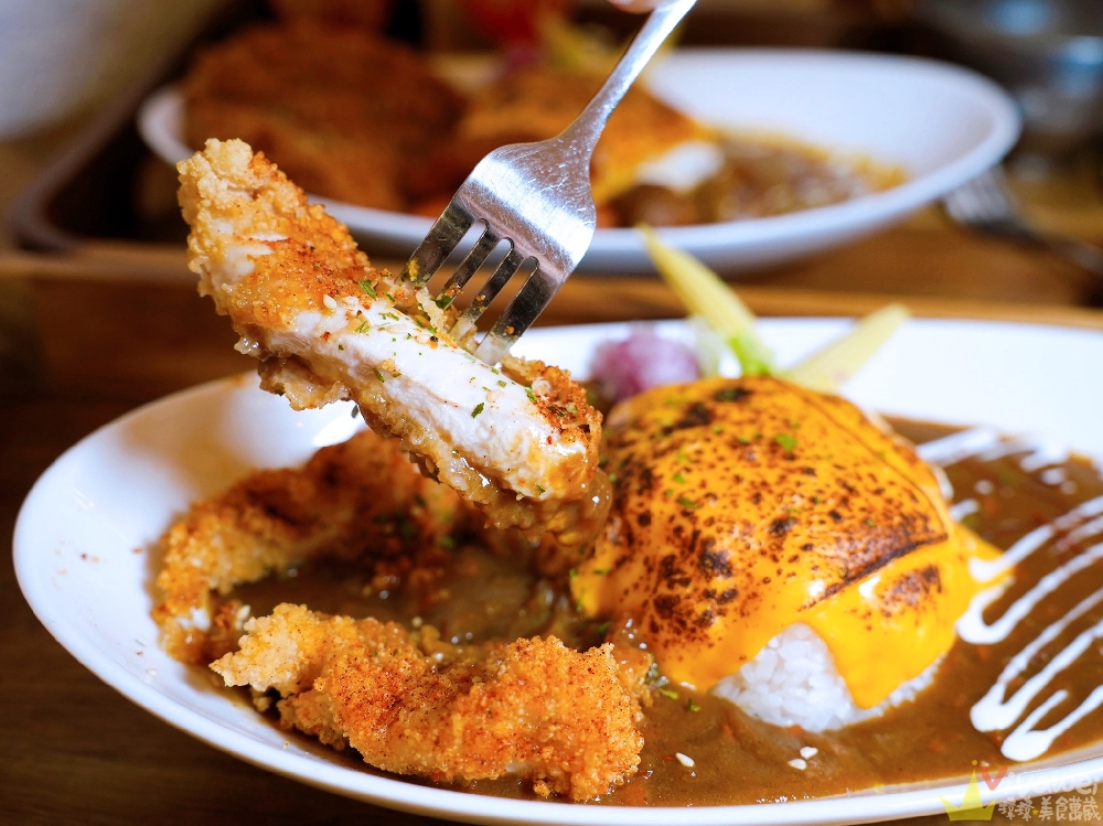 桃園中壢美食｜『天地咖哩Daddy’s Curry 內壢店』新開幕！咖哩飯附熱湯一碗～可免費續加白飯&咖哩醬各一次！