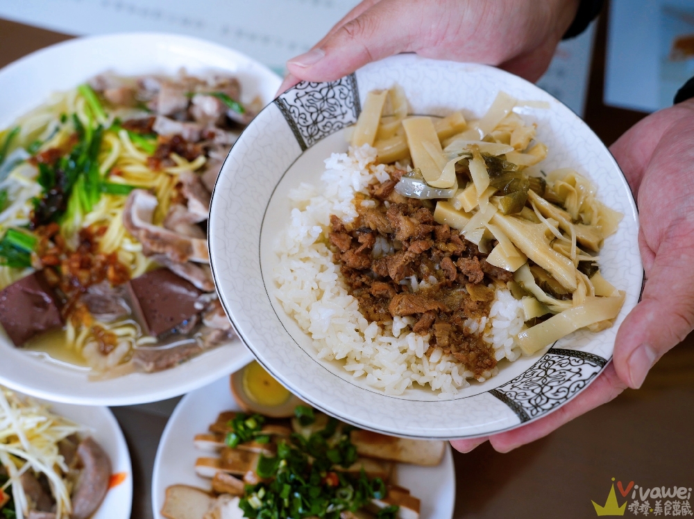 苗栗後龍美食｜『阿國小吃店』平日限定！免費加湯加麵超佛心！在地人激推綜合油麵必吃～韭菜醬油更是靈魂！