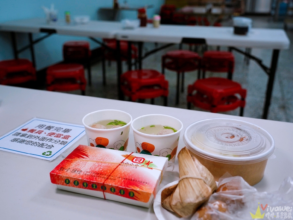 苗栗頭份美食｜『圓光排肉餐盒』40年老店排肉便當~早上6:30開賣~免費停車超方便！僅此一家,別無分店！