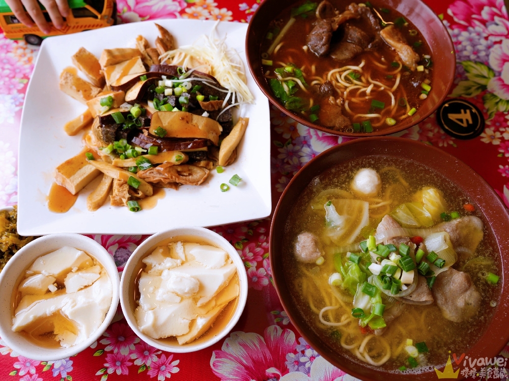 桃園內壢美食｜『元生牛肉麵館』人氣牛肉麵＆現切滷味！內用豆花吃到飽～我一口氣吃了3碗！