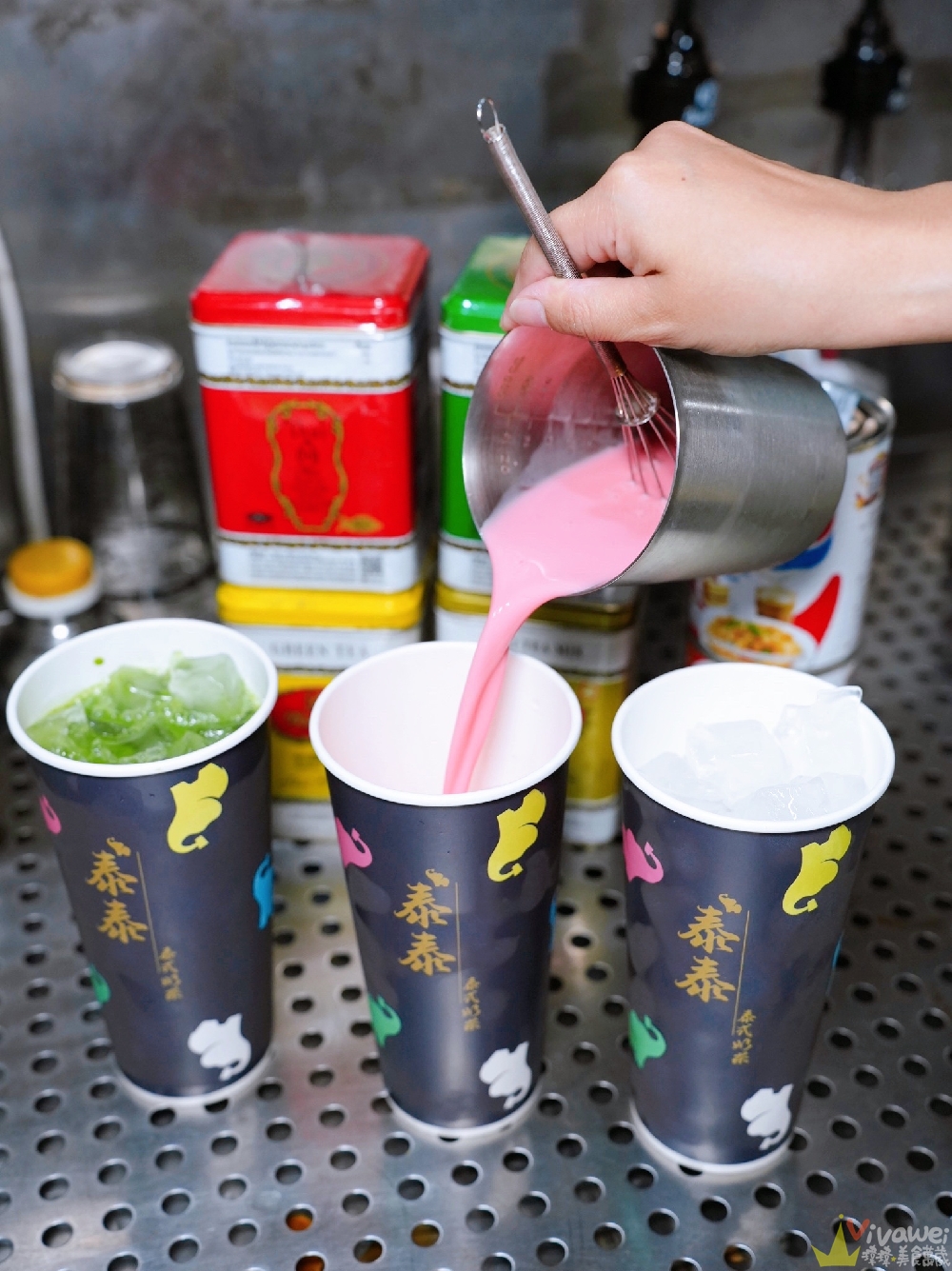 苗栗市美食｜『泰泰。泰式奶茶』火旁人市集必喝飲料！泰國進口手標茶葉現泡～香濃滑順又好喝～不死甜的泰式奶茶！