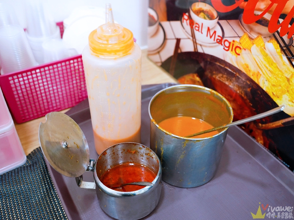 苗栗市美食｜『六小福林記炒羊肉』生意超好～新鮮現炒的羊肉小吃！冷氣開放～飲料免費暢飲～還有兒童遊樂區的舒適小吃店！