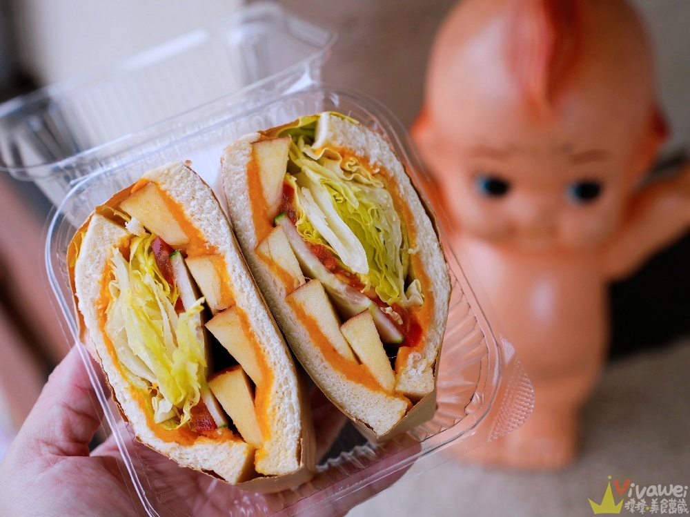 苗栗市美食｜『朝日三明治』平日限定！英才路上的行動早餐車～專賣盒裝三明治&鐵板吐司&法式吐司&粉漿蛋餅！