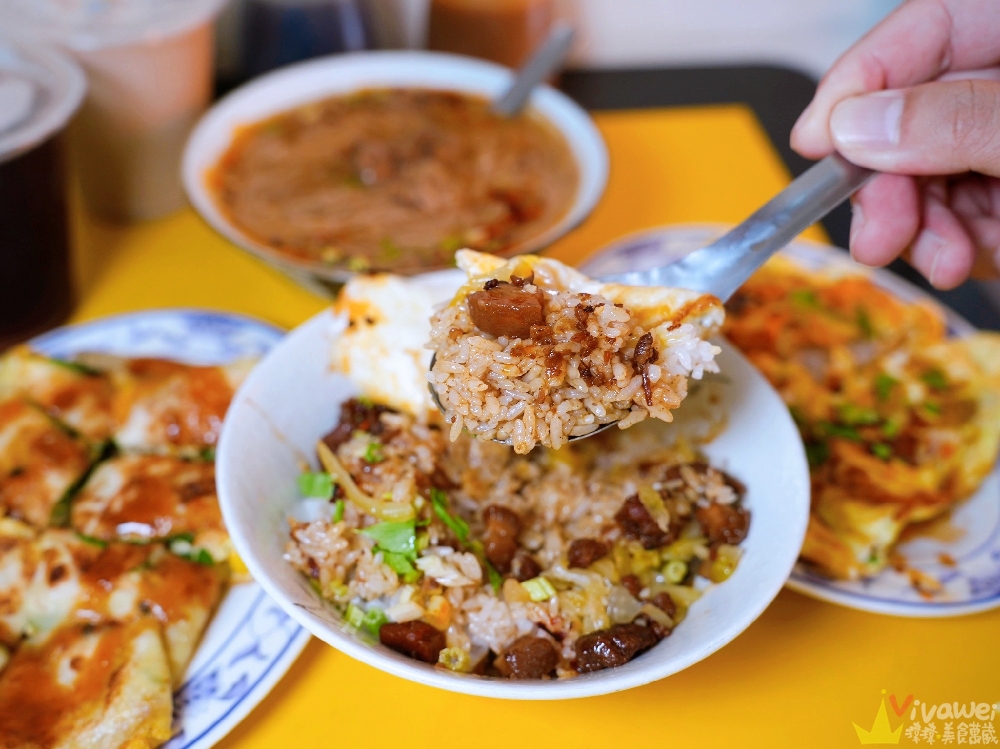 桃園平鎮美食｜『巷仔口早餐』隱藏版的無招牌早餐！招牌手工現桿蛋餅～搭配麵線&滷肉飯等中式早餐！