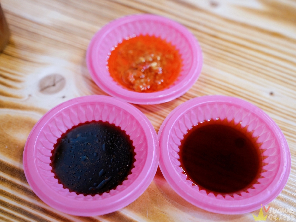 桃園中壢美食｜『餃餃好喫-深夜食堂』營業至凌晨兩點的深夜食堂！必吃膠質滿滿的滷肉飯&金黃酥脆的煎餃！