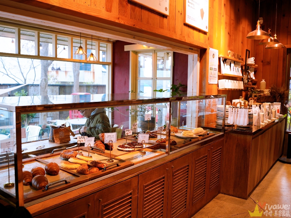 韓國釜山美食｜『OLDMUG』松亭海邊療癒系甜點咖啡廳～可愛熊熊蛋糕,草莓拿鐵與扁可頌開箱！