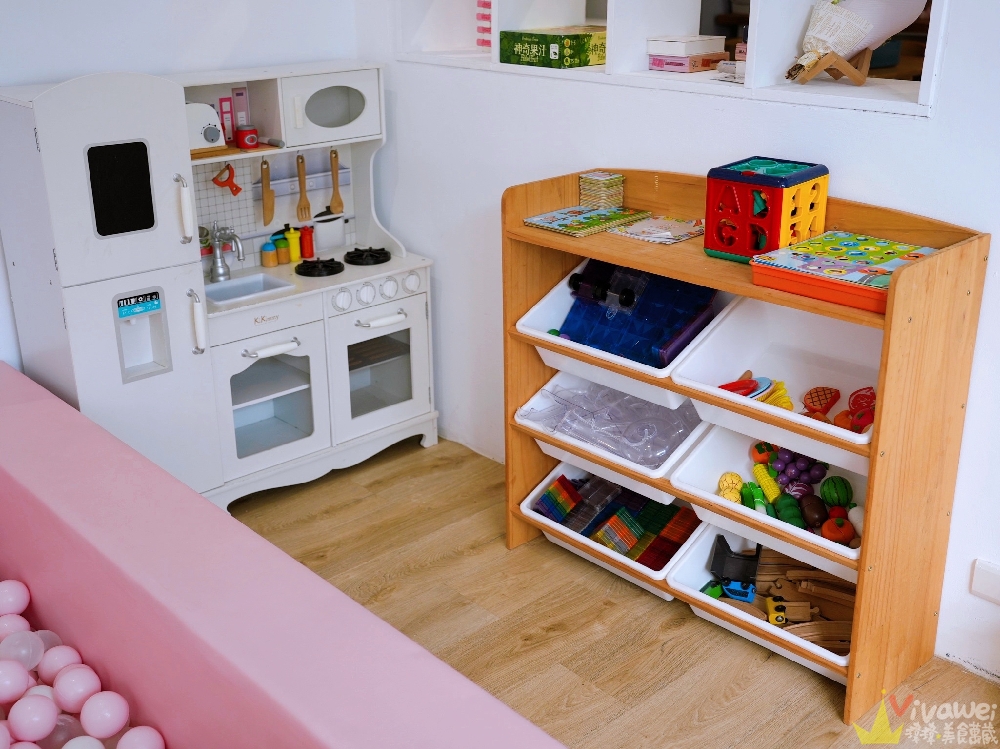 新北三芝包棟民宿推薦｜『李家出走民宿』晚鳥訂房一晚不到2000包棟太誇張！有套房+球池+戲水池+廚房+烤肉區超適合親子與朋友聚會！