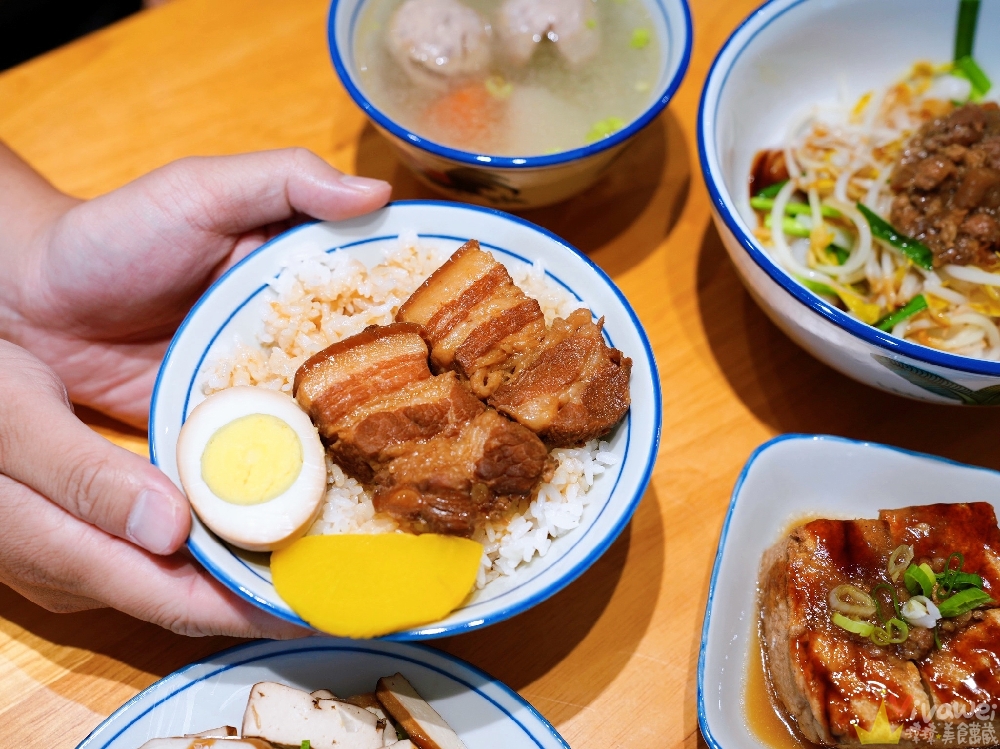 苗栗市美食｜『興旺發飲食』溫馨舒適的小吃店～必點國宴乾板條&控肉飯～還有特色艾草圓紅茶拿鐵！