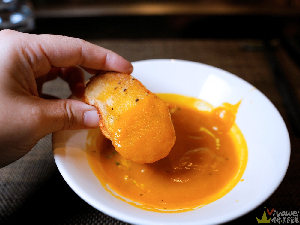 苗栗市美食｜『賞鐵板料理』適合約會和慶生聚餐的質感鐵板料理！親子友善～附免費停車場！