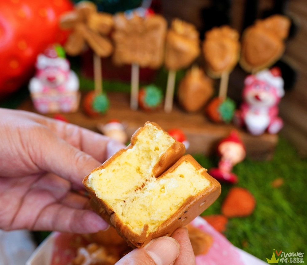 苗栗大湖美食｜『HEN厚實雞蛋糕』大湖酒莊草莓季限定美食推薦~假日才吃得到！必點綜合雞蛋糕+草莓糖葫蘆~造型可愛又好拍！