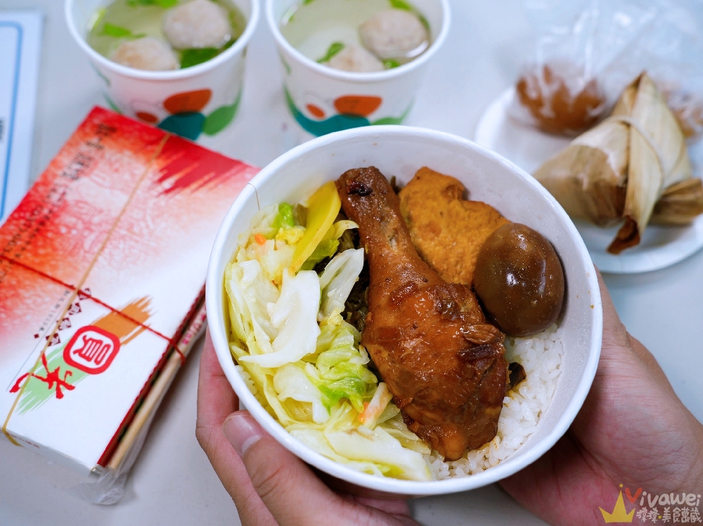 苗栗頭份美食｜『圓光排肉餐盒』40年老店排肉便當~早上6:30開賣~免費停車超方便！僅此一家,別無分店！