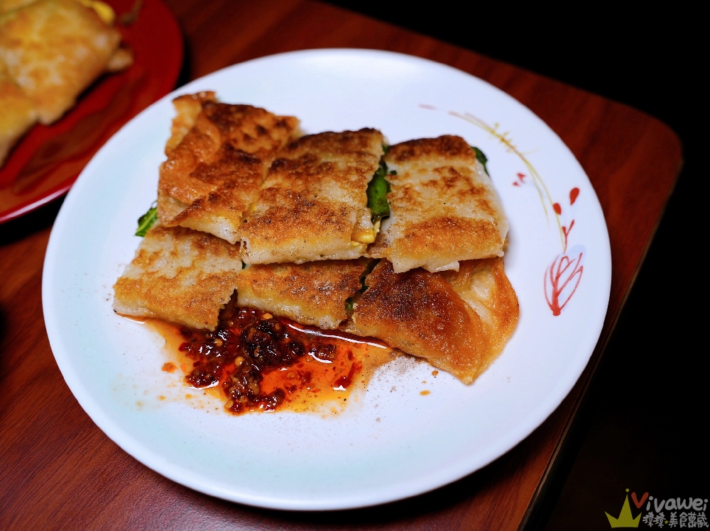 桃園中壢美食｜『布朗奇Brunch早午餐』中壢SOGO海華商圈早餐！主打超厚蛋餅&手作飯糰&老眷村水餃！