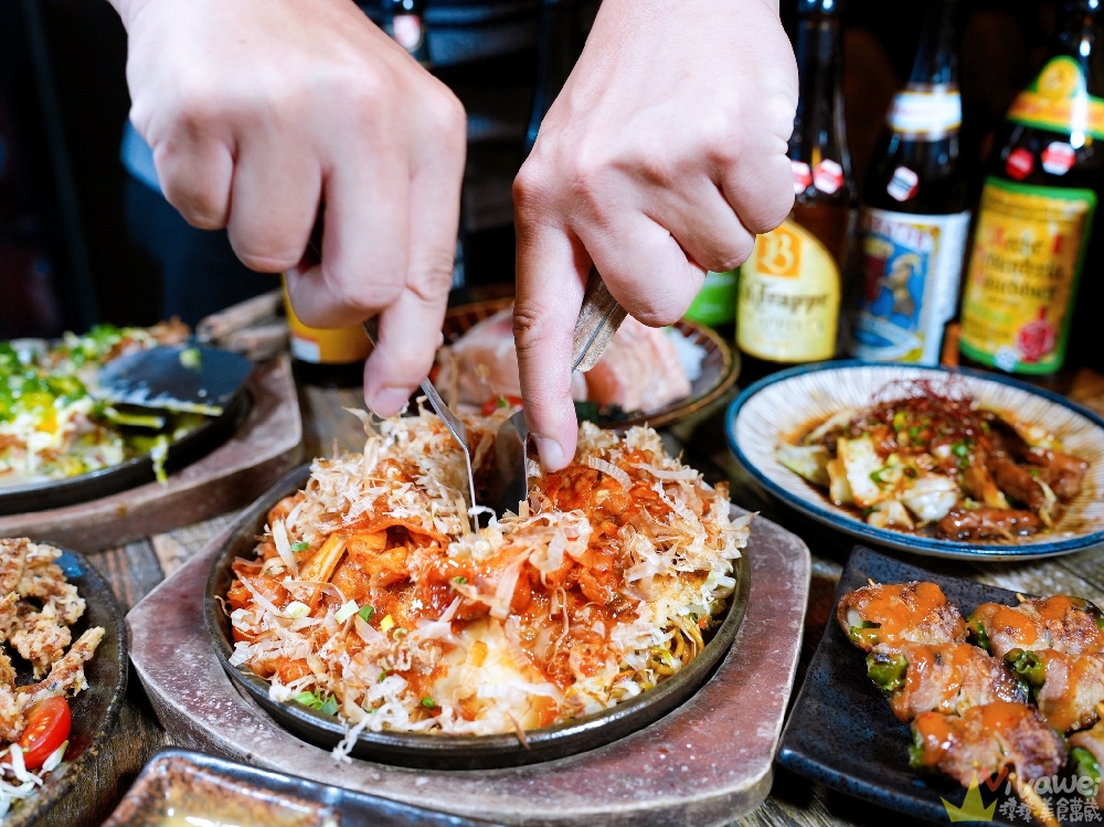 台北中山美食｜『ABV日式居酒館-台北中山店』最具話題性的稻草燒盛合！還有大阪燒,廣島燒,串燒等日式美食~搭配300多款精釀啤酒~小酌小聚的深夜美食首選！