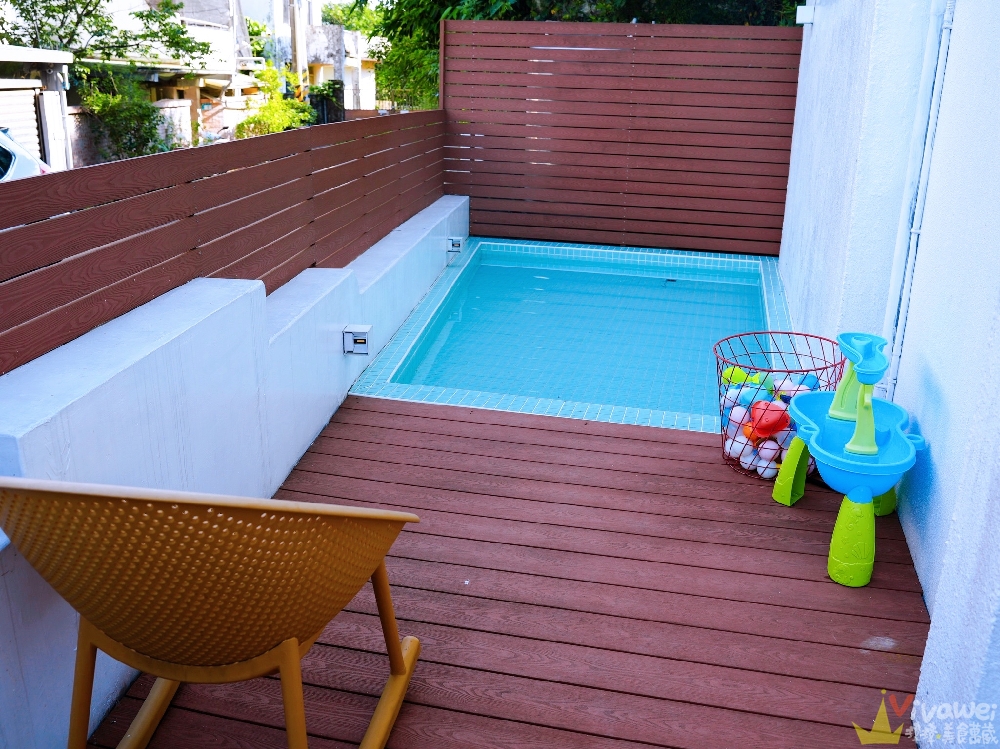 新北三芝包棟民宿推薦｜『李家出走民宿』晚鳥訂房一晚不到2000包棟太誇張！有套房+球池+戲水池+廚房+烤肉區超適合親子與朋友聚會！