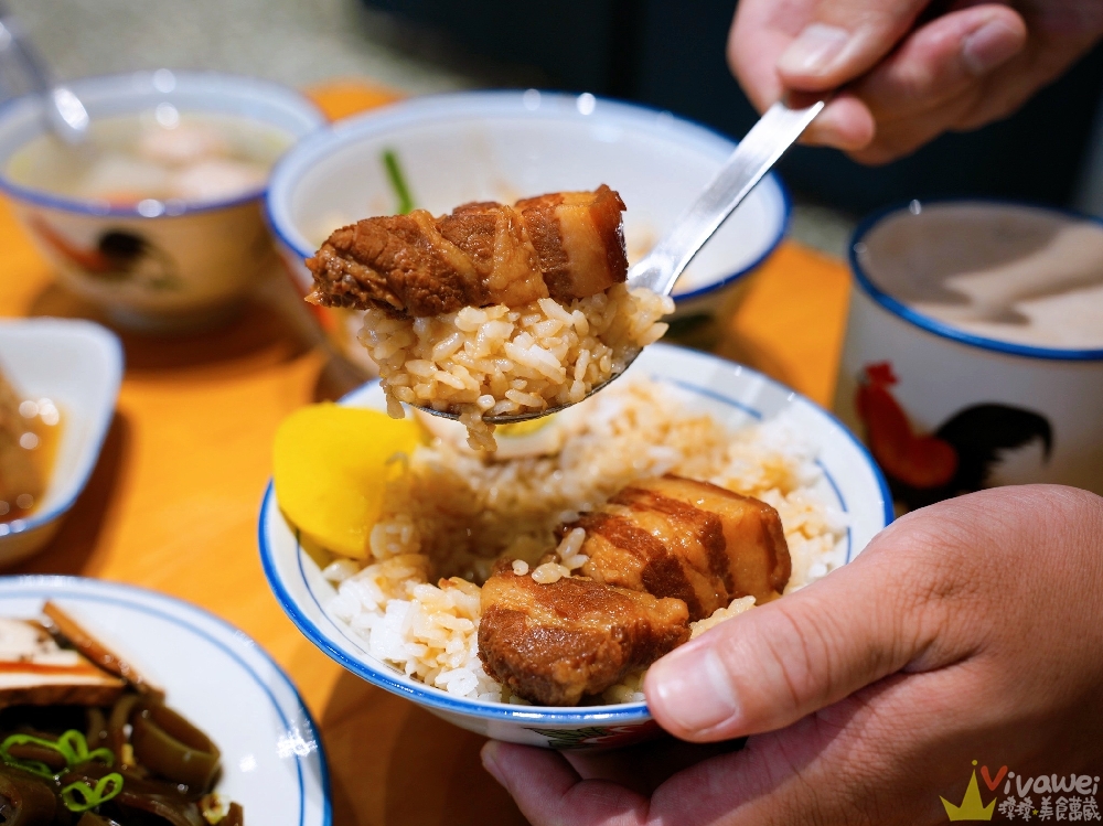 苗栗市美食｜『興旺發飲食』溫馨舒適的小吃店～必點國宴乾板條&控肉飯～還有特色艾草圓紅茶拿鐵！